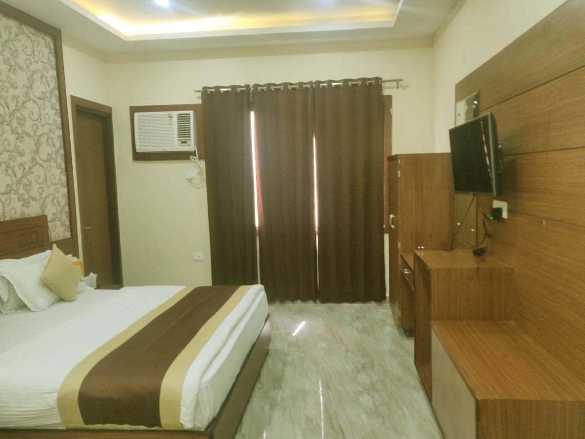 Hotel The Vaishno Devi Hills Katra  Bagian luar foto
