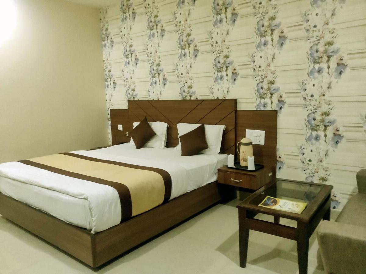 Hotel The Vaishno Devi Hills Katra  Bagian luar foto