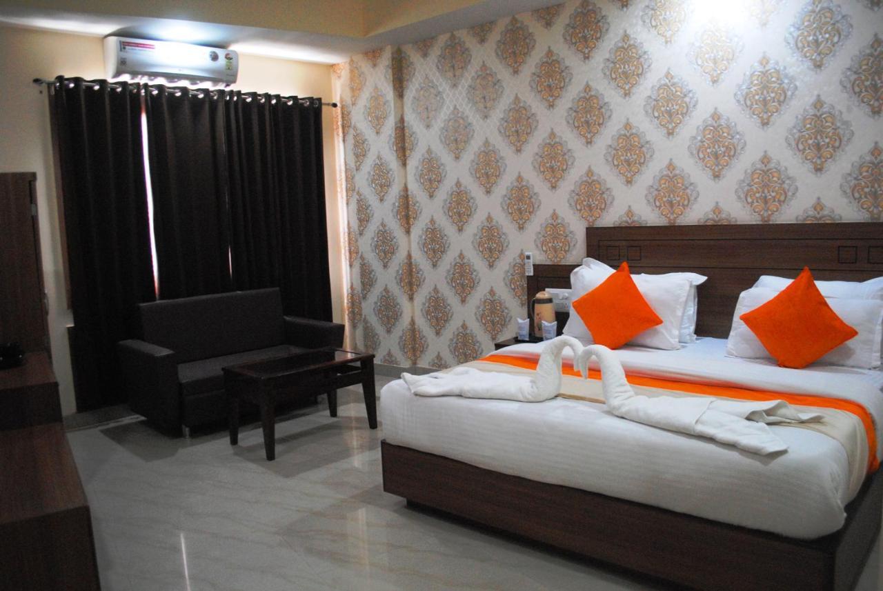 Hotel The Vaishno Devi Hills Katra  Bagian luar foto